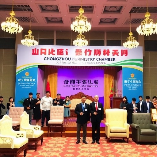 徐祥楠理事长调研崇州市家具产业并出席崇州市家具行业商会三周年庆典